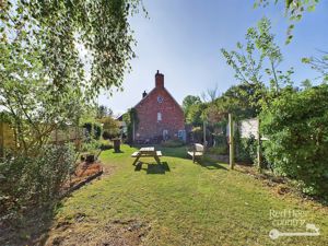 Side- click for photo gallery